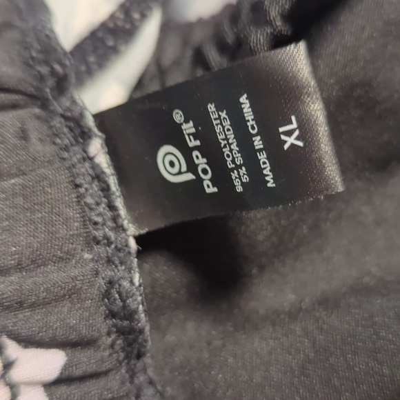 New without tags shouldn't have ripped it off bought and I don't like comfy ! - Picture 3 of 6